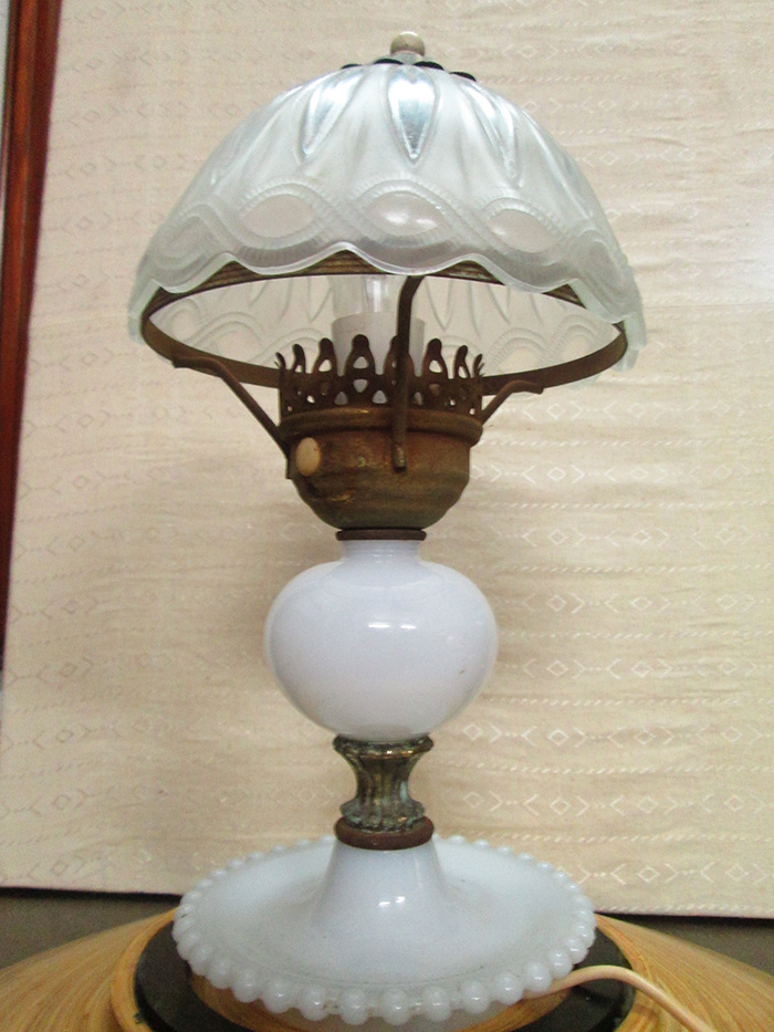Electric Vintage Table Lamp - Coral - White
